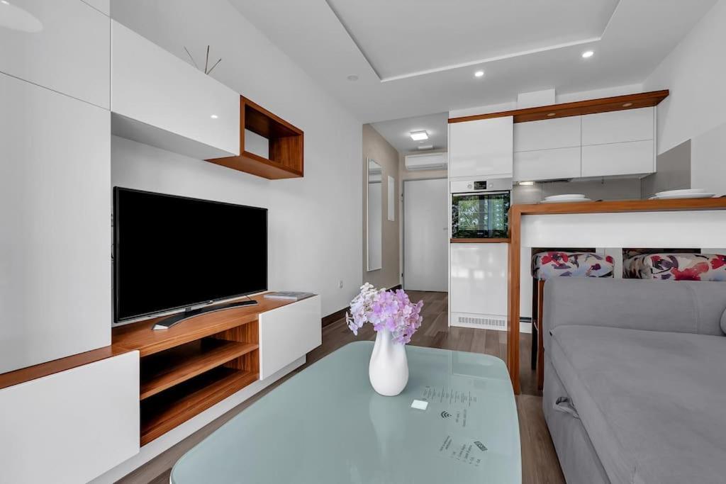 Brotis - Studioapartment - Makarska Exklusiv Promajna